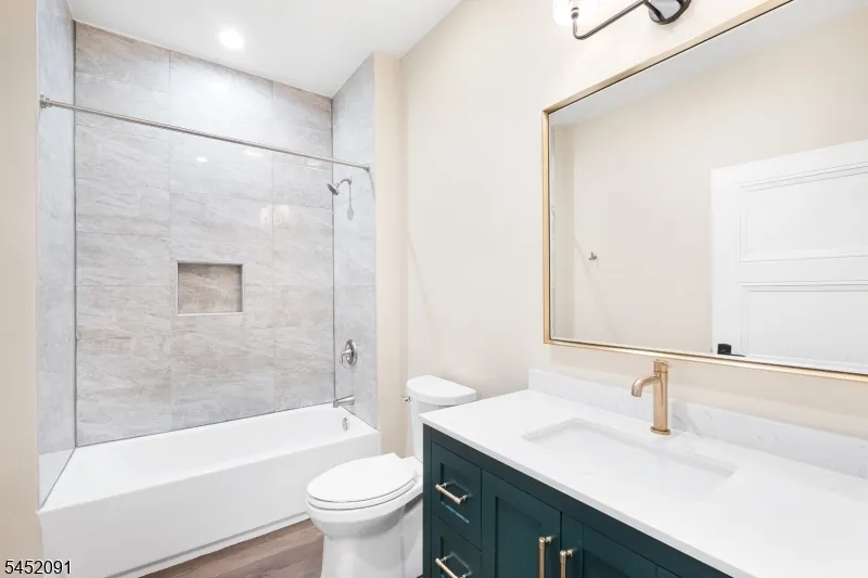 31 Warren Cutting Chester, NJ 07930