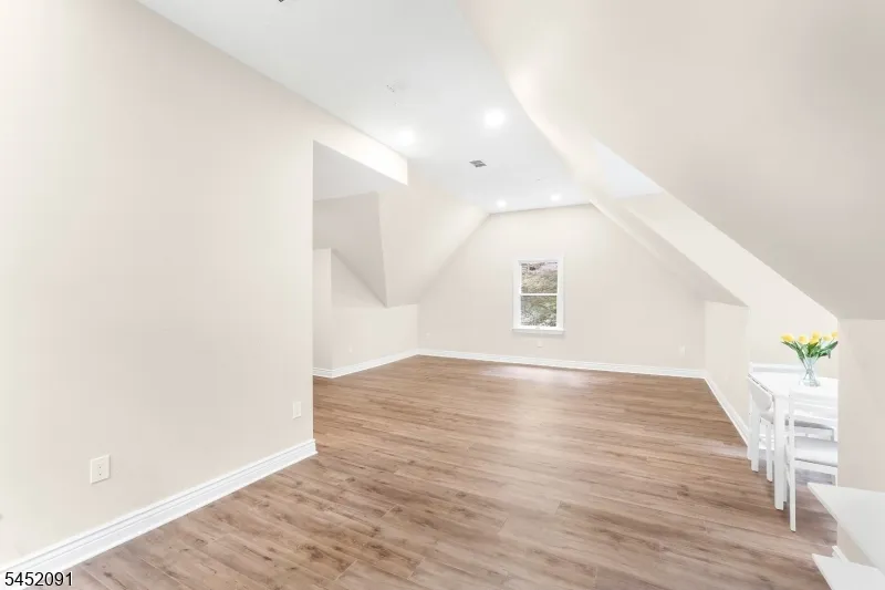 31 Warren Cutting Chester, NJ 07930