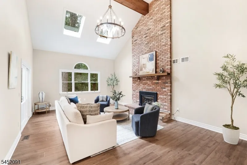 31 Warren Cutting Chester, NJ 07930
