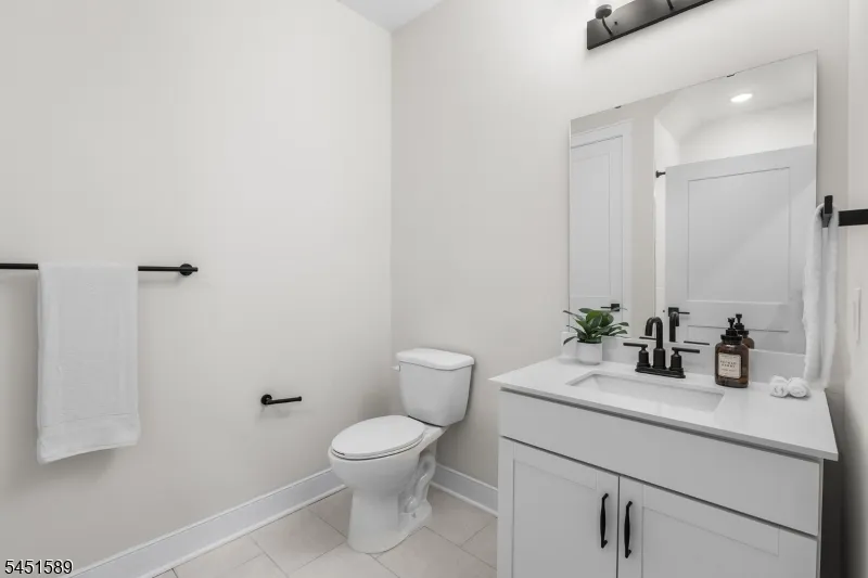 104 Iris Ct Warren, NJ 07059