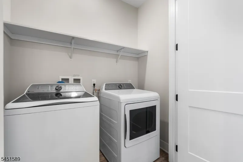 104 Iris Ct Warren, NJ 07059