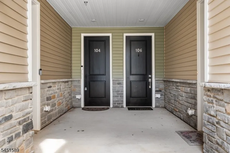 104 Iris Ct Warren, NJ 07059