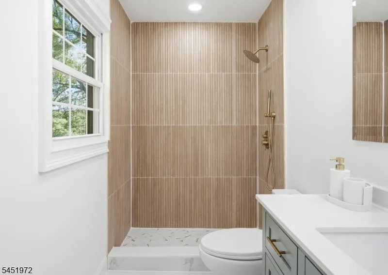 1379 Blair Ct Bridgewater, NJ 08807