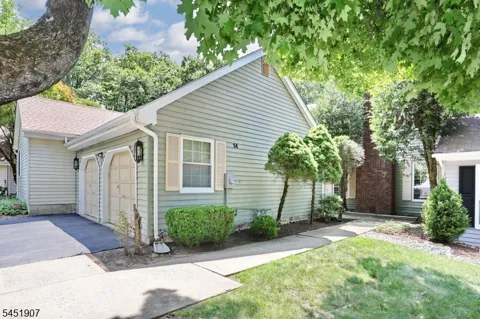 14 Birdseye Cir