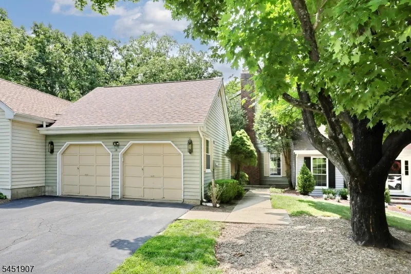 14 Birdseye Cir Wayne, NJ 07470
