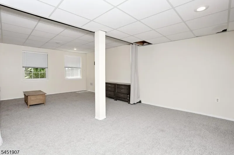 14 Birdseye Cir Wayne, NJ 07470