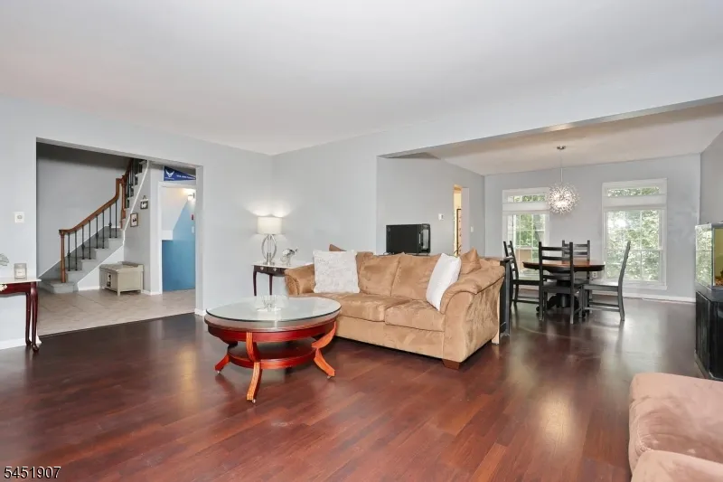14 Birdseye Cir Wayne, NJ 07470
