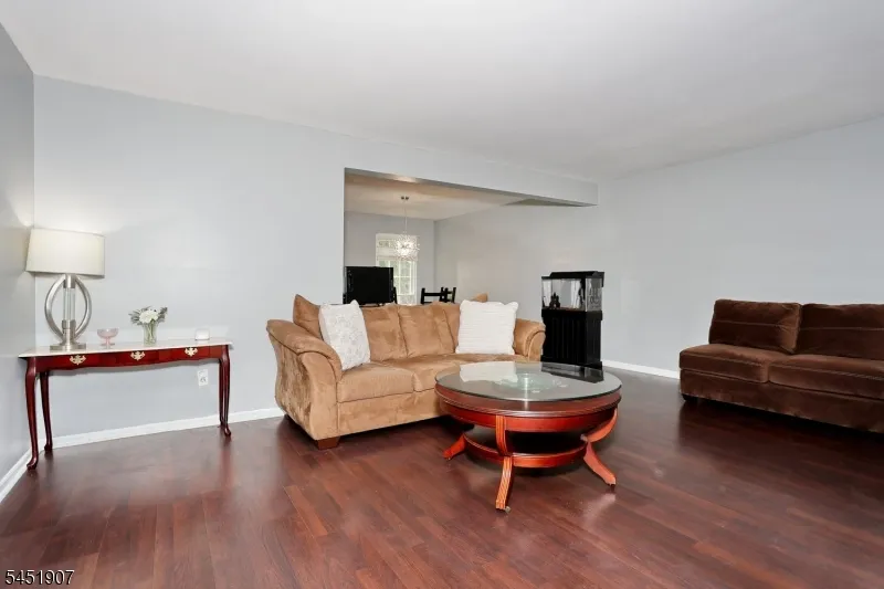 14 Birdseye Cir Wayne, NJ 07470