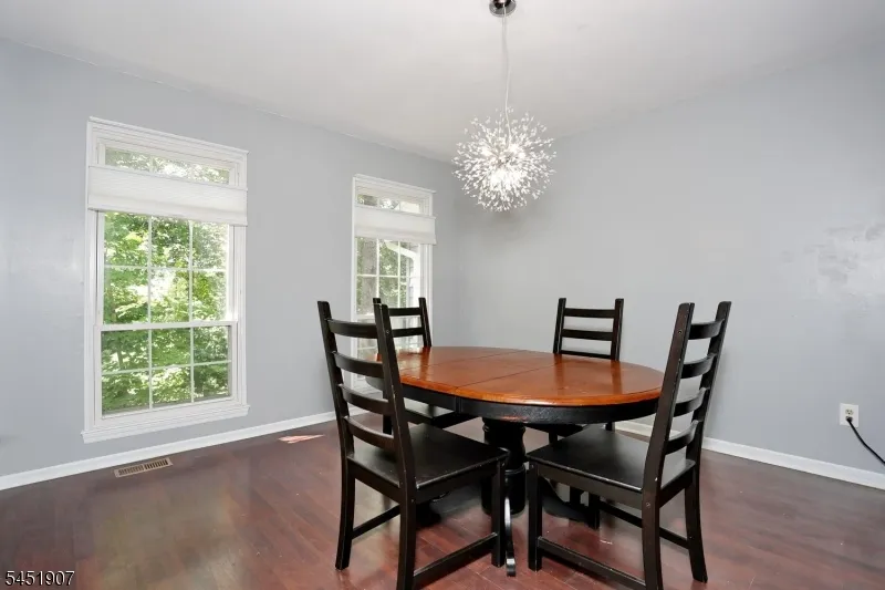 14 Birdseye Cir Wayne, NJ 07470