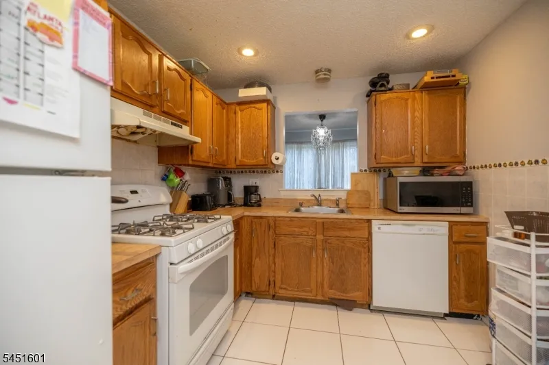 1150 W St George B23B023 #2 Unit 2 Linden City, NJ 07036