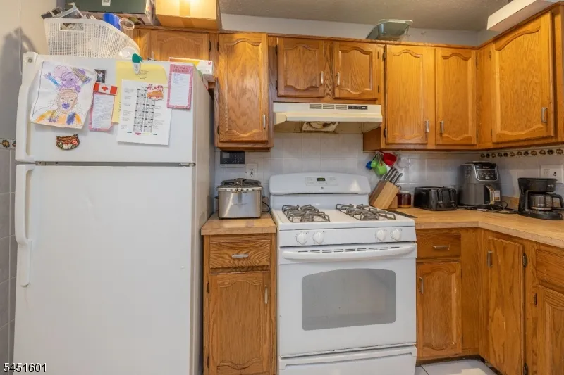 1150 W St George B23B023 #2 Unit 2 Linden City, NJ 07036