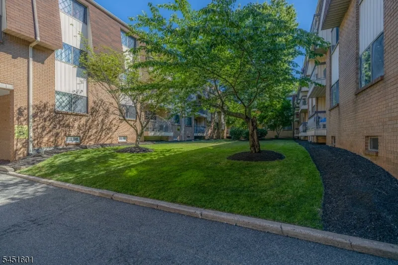 1150 W St George B23B023 #2 Unit 2 Linden City, NJ 07036
