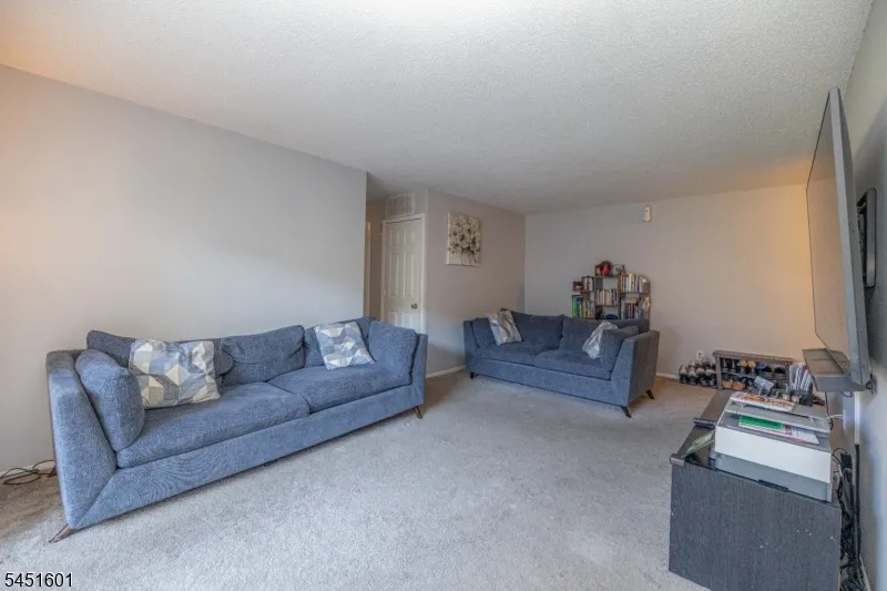 1150 W St George B23B023 #2 Unit 2 Linden City, NJ 07036