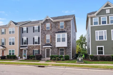 1109 Tender Drive