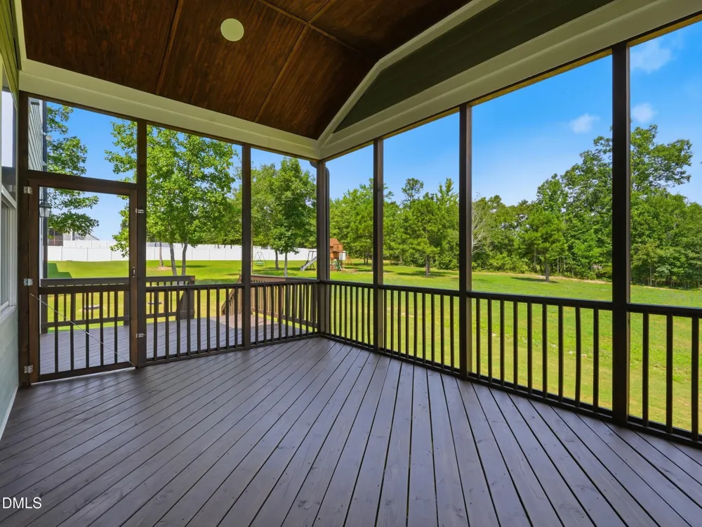 2804 Arrowsmith Drive Fuquay Varina, NC 27526