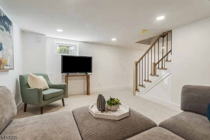17 Berdan Ave Fair Lawn, NJ 07410