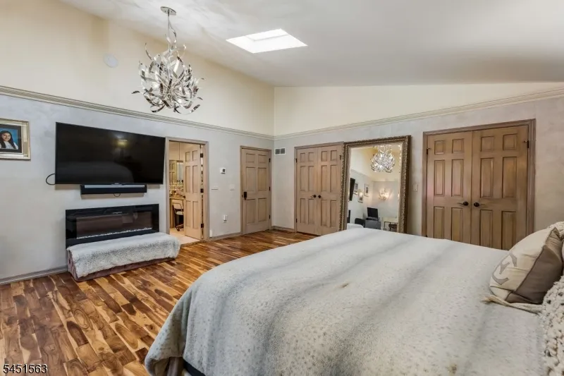 196 Hawthorne Dr Clark, NJ 07066