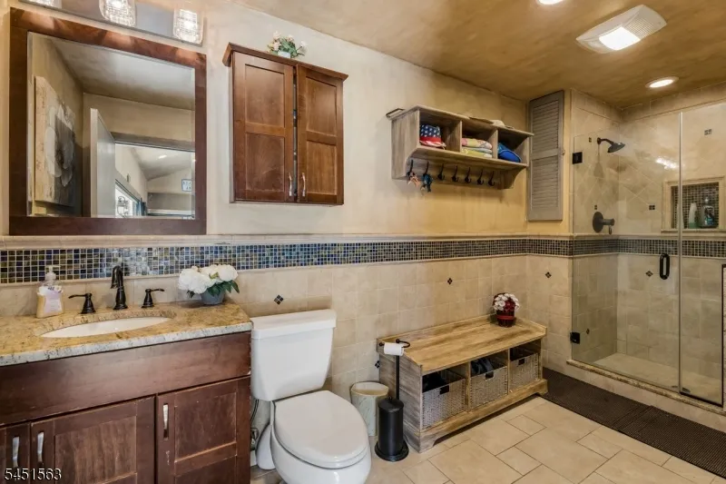 196 Hawthorne Dr Clark, NJ 07066