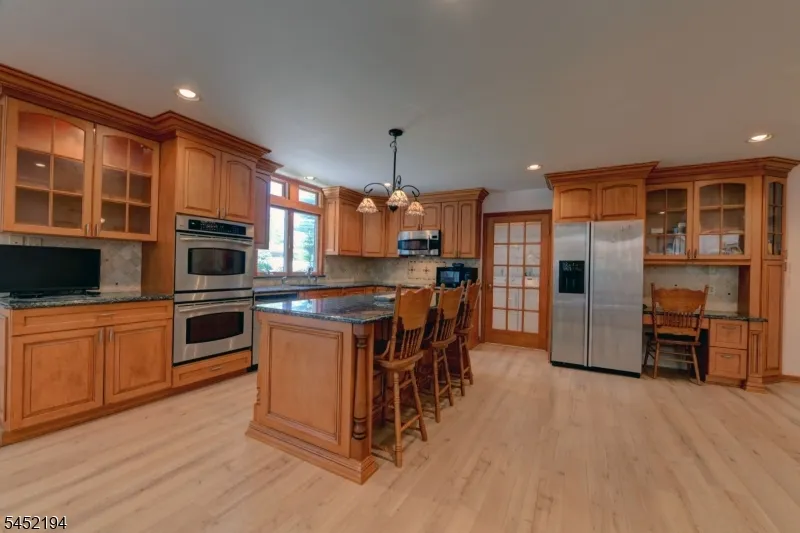 34 Knoll Rd Wayne, NJ 07470