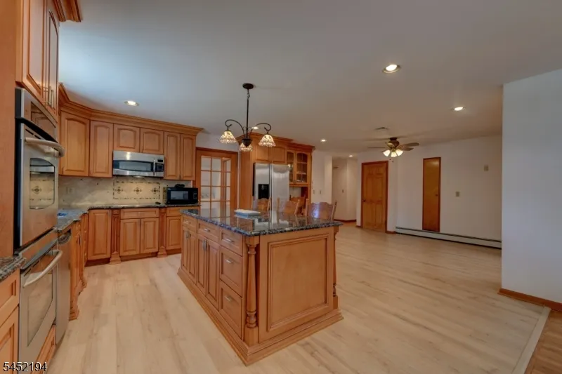 34 Knoll Rd Wayne, NJ 07470