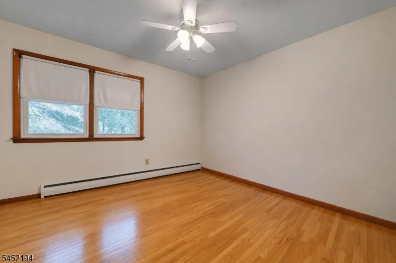 34 Knoll Rd Wayne, NJ 07470