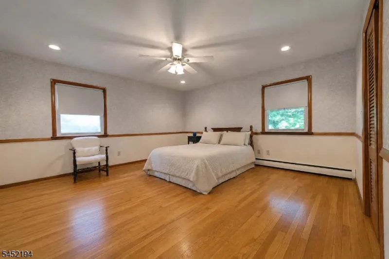 34 Knoll Rd Wayne, NJ 07470