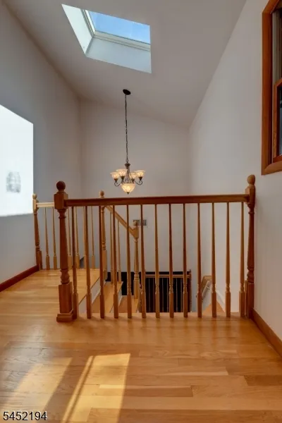 34 Knoll Rd Wayne, NJ 07470