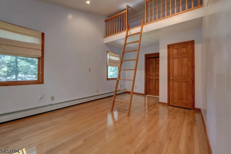 34 Knoll Rd Wayne, NJ 07470
