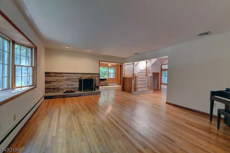 34 Knoll Rd Wayne, NJ 07470