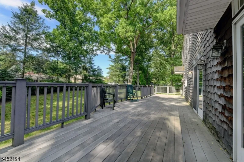 34 Knoll Rd Wayne, NJ 07470