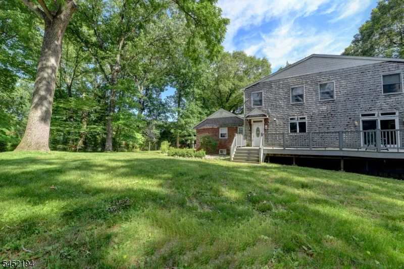 34 Knoll Rd Wayne, NJ 07470