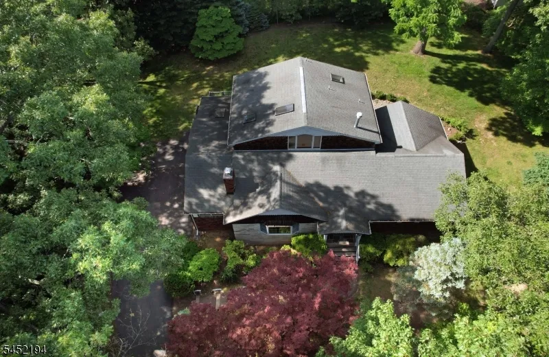 34 Knoll Rd Wayne, NJ 07470