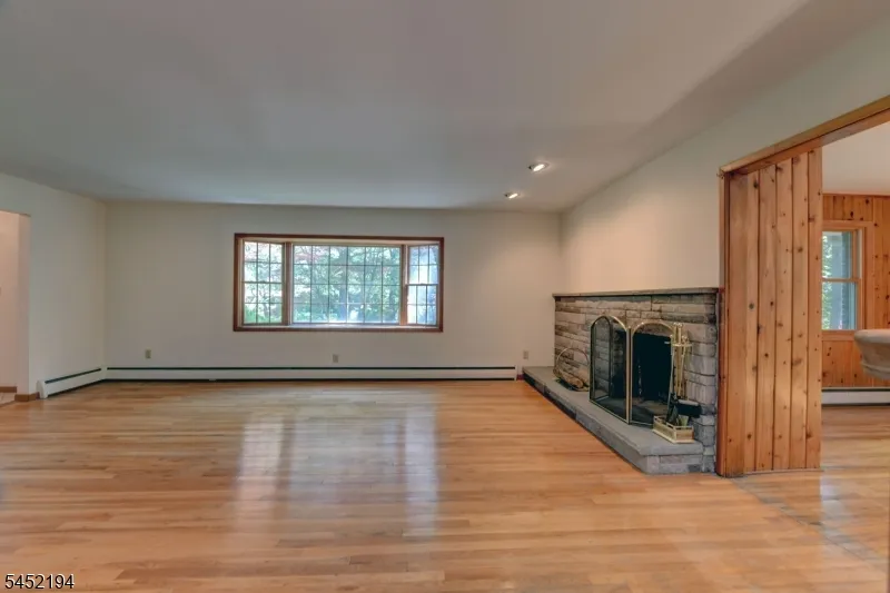 34 Knoll Rd Wayne, NJ 07470