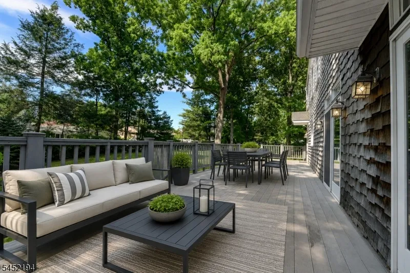 34 Knoll Rd Wayne, NJ 07470
