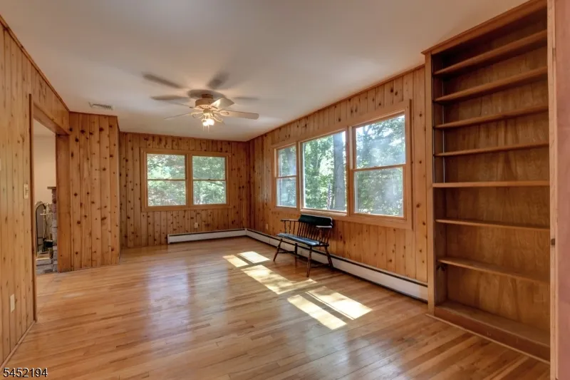 34 Knoll Rd Wayne, NJ 07470