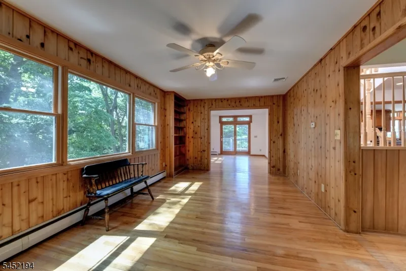 34 Knoll Rd Wayne, NJ 07470
