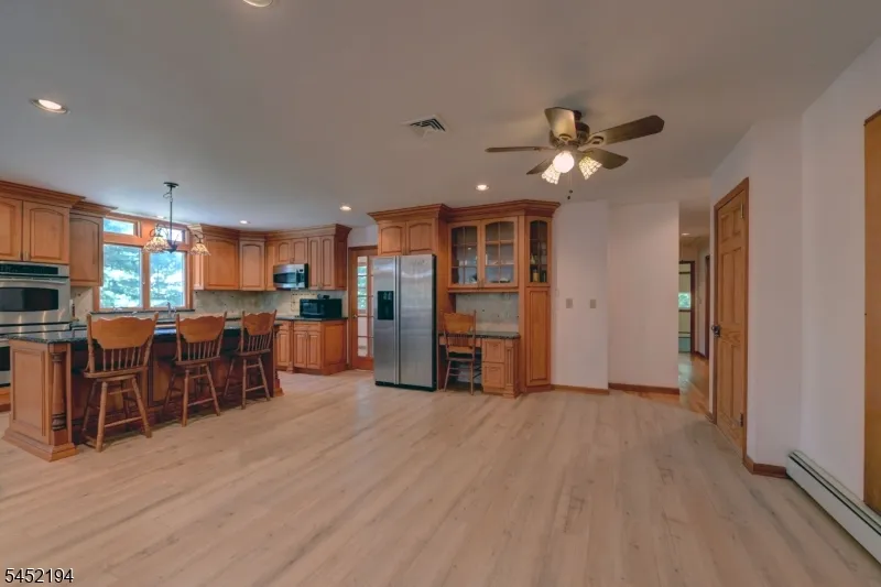 34 Knoll Rd Wayne, NJ 07470