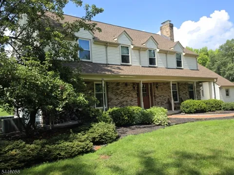 1 Chrystal Dr