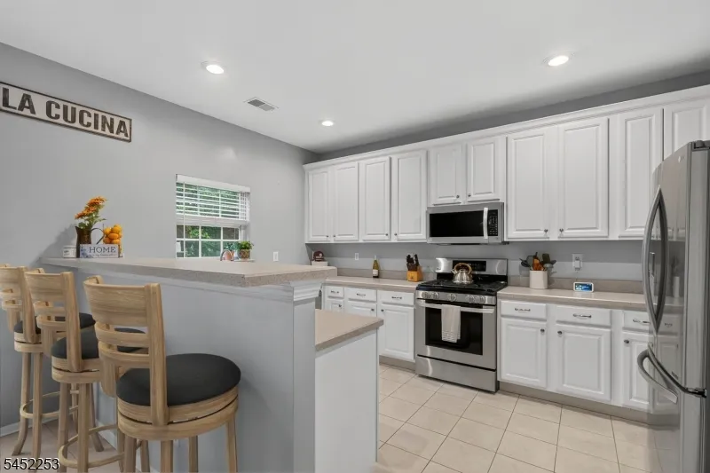 252 Ridge Dr Pompton Lakes, NJ 07442
