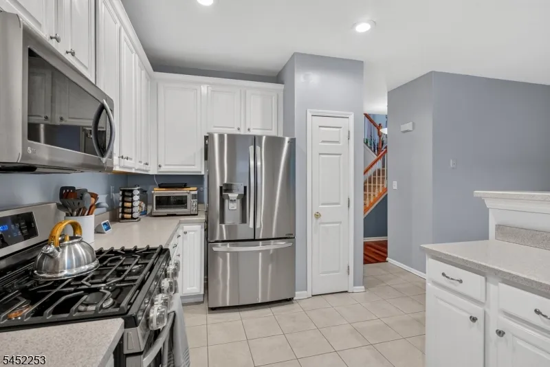 252 Ridge Dr Pompton Lakes, NJ 07442