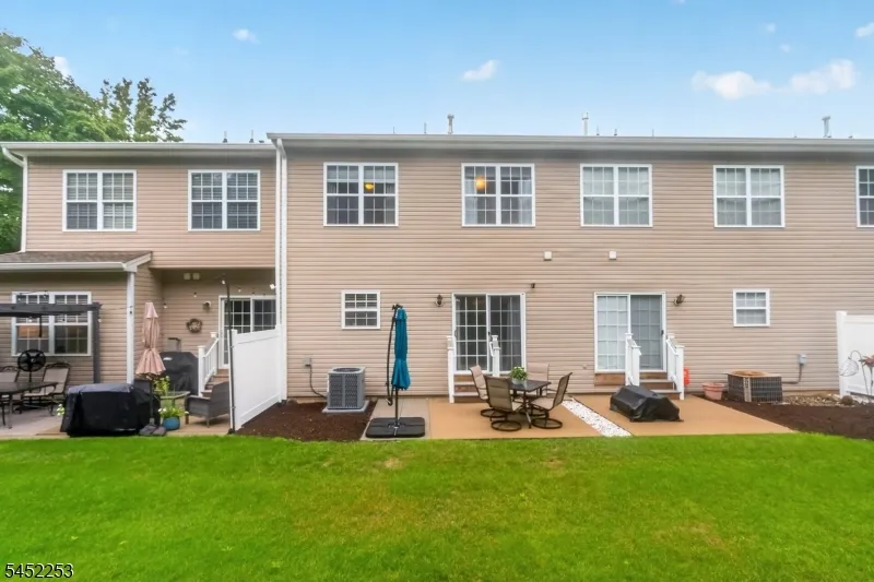 252 Ridge Dr Pompton Lakes, NJ 07442