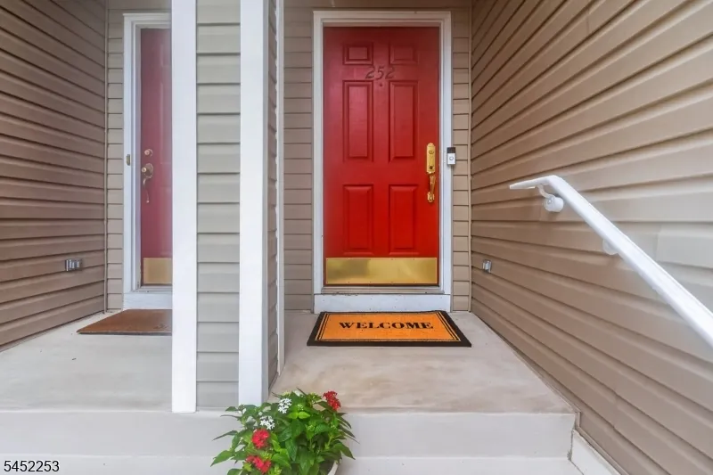 252 Ridge Dr Pompton Lakes, NJ 07442