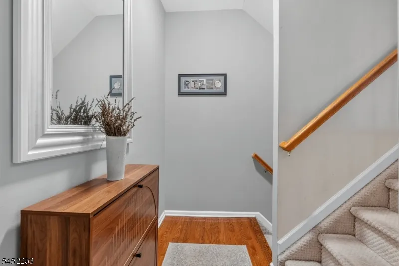 252 Ridge Dr Pompton Lakes, NJ 07442
