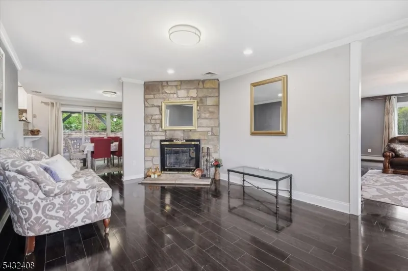 112 Knob Hill Rd Washington, NJ 07840