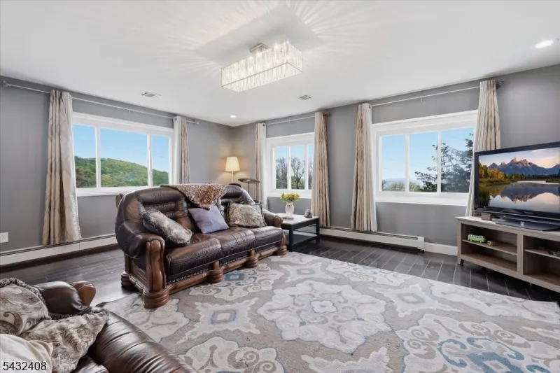112 Knob Hill Rd Washington, NJ 07840