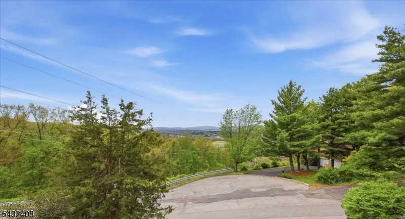 112 Knob Hill Rd Washington, NJ 07840