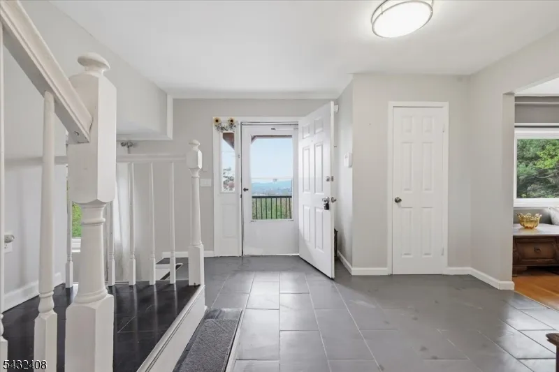 112 Knob Hill Rd Washington, NJ 07840