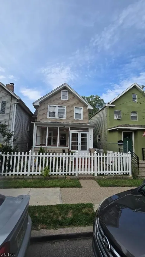 315 Elizabeth St