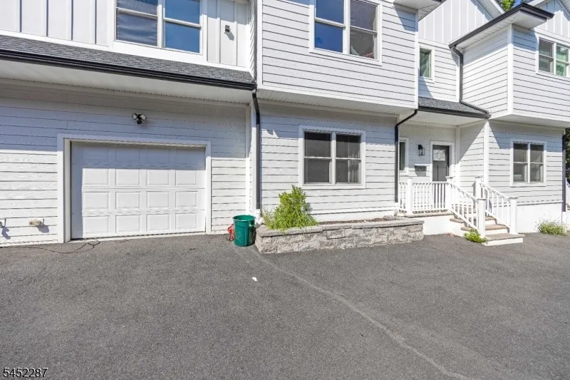 203 Queen Anne Rd Bogota, NJ 07603