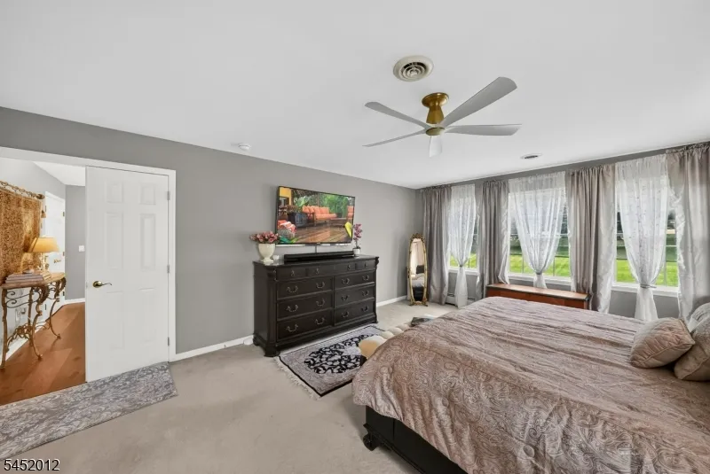 26 Shy Creek Rd Alexandria, NJ 08867